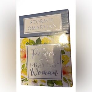 The Power of a Praying Woman Book by Stormie Omartian